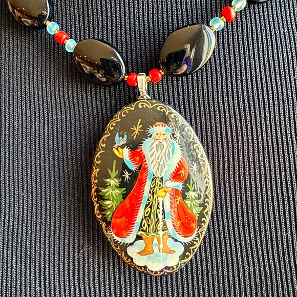 Hand-painted Santa on Russian black Lacquer used as necklace. Festive and Fun - Picture 4 of 10